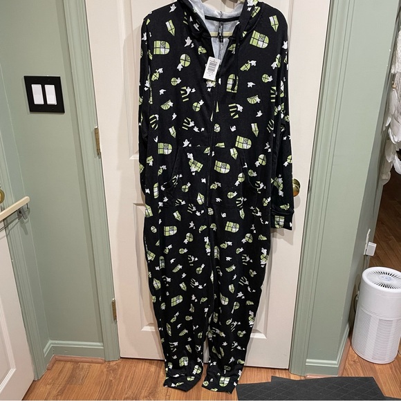 Torrid 1X 2X Halloween Glow in the Dark Ghost Fleece Soft Onesie Pajamas NWT - Picture 2 of 9